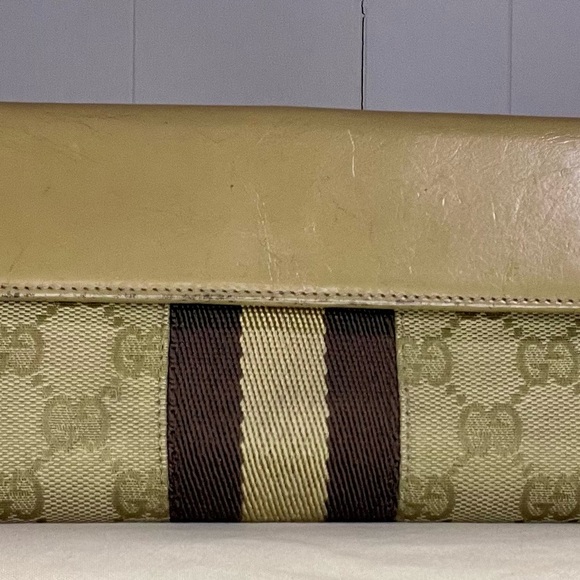 Gucci Beige and Brown Clutch - Picture 2 of 14